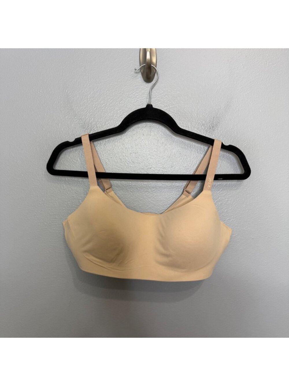 SMOOTHEZ BY AERIE molded nude wireless bra size L - Picture 1 of 6